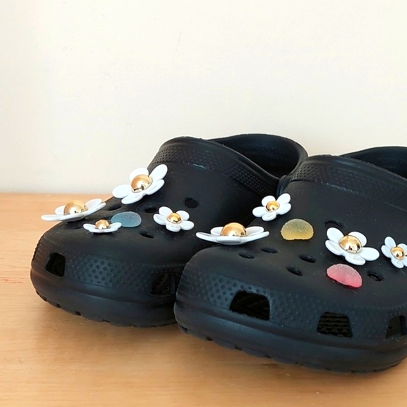 Crocs black daisy clogs - Picture 9 of 10